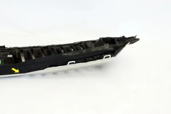 Skoda Octavia IV Grill 5E3853653C image 5