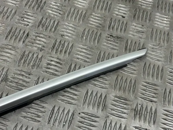 Moldura ventana izquierda Audi RS5 Coupé OEM 8T0853283D image 5