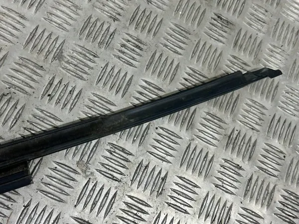 Moldura ventana izquierda Audi RS5 Coupé OEM 8T0853283D image 6