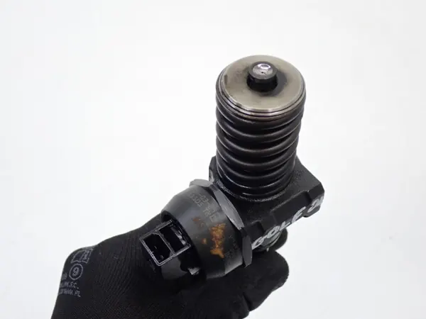 Jeu d'injecteurs OEM 038130073AG pour VW Golf V 1.9 TDI image 3