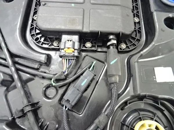 PEUGEOT 208 LIFT AdBlue Tank 9827216280 image 3