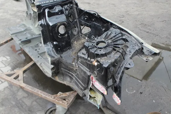 Mercedes C W205 Quarto Dianteiro Esquerdo OEM 5775366 image 3