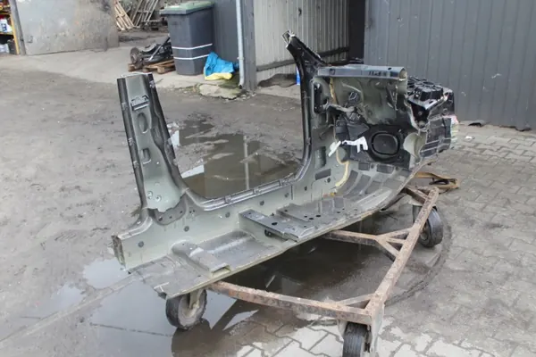 Mercedes C W205 Quarto Dianteiro Esquerdo OEM 5775366 image 4