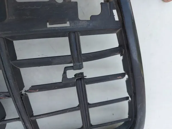 Audi A6 C6 S-line Grill image 6