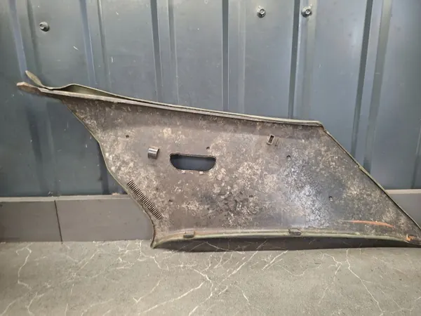OEM 1236900425 C-stijlafdekking rechts achter Mercedes W123 image 4