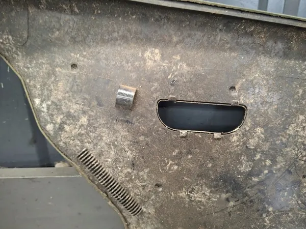 OEM 1236900425 C-stijlafdekking rechts achter Mercedes W123 image 5