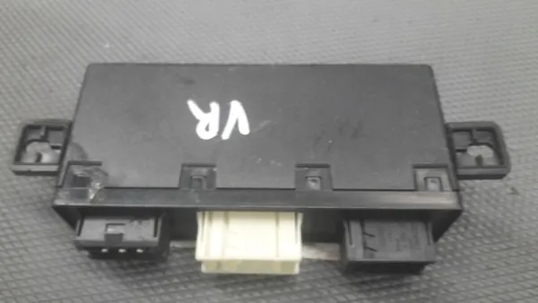 Module de verrouillage central OEM 8378771 pour BMW E38 image 2