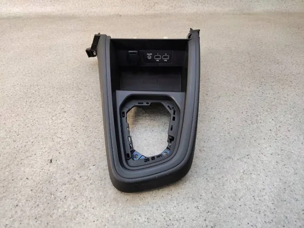 OEM 216323826 Prise AUX Console Centrale pour Renault Clio V image 2