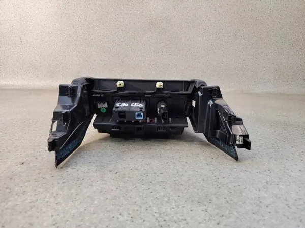 OEM 216323826 Prise AUX Console Centrale pour Renault Clio V image 4