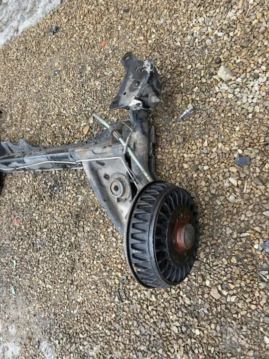 Poutre d'essieu arrière RENAULT CAPTUR - OEM RENAULT CAPTUR OŚ TYŁ image 4