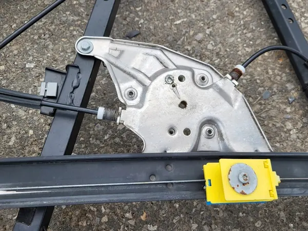 Elevador de vidro dianteiro esquerdo Audi A6 C5 4B OE image 2