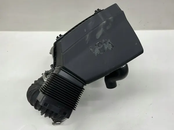 Ilmansuodatin kotelo Audi A6 C6 image 3