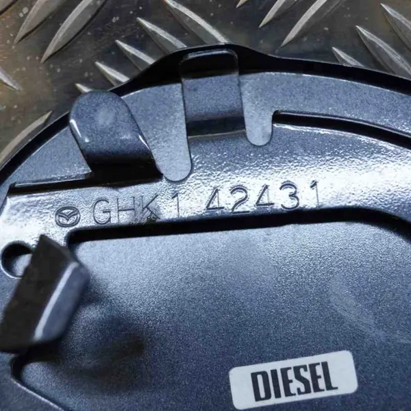 Tapa de combustible Mazda 6 OEM GHK142431 - Usado image 7