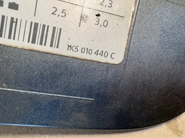 VW Golf VI Bränslelucka OEM 1K5010440C - Begagnad image 7