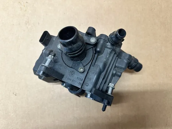 BMW 1 F20 3 F30 G01 G20 G30 Thermostat image 4
