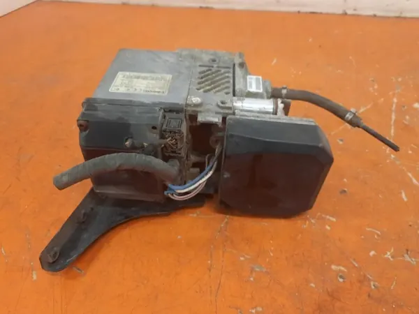 Webasto-lämmitin OEM 4L0815071D Audi Q7:lle 2007 image 2