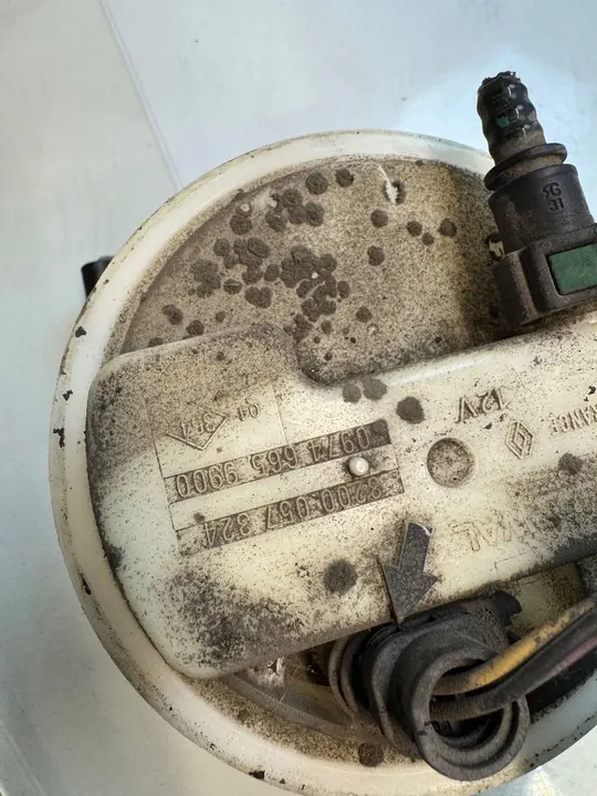 Renault OE 8200057324 brandstofpomp image 3
