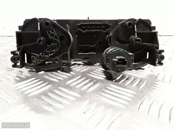 Module de contrôle AC Mitsubishi Colt OEM P7820A221Y image 3