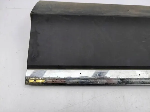 Volkswagen Tiguan 2020 Left Door Trim image 2