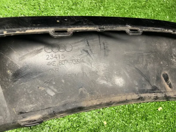 Audi Q4 e-tron Achter Spoiler OEM 89A827933 Gebruikt image 7