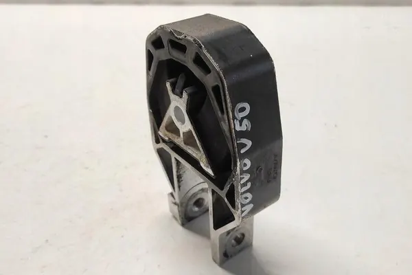 Moottorin tuki VOLVO V50 1.6L diesel 2010 AV616P082AB image 2