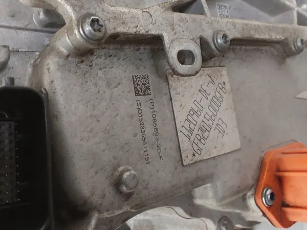 Tesla Model Y etu-sähkömoottori OEM 1120960-DE-J image 10