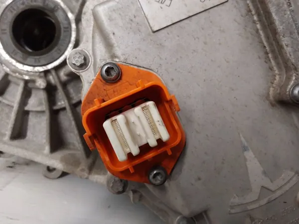 Tesla Model Y etu-sähkömoottori OEM 1120960-DE-J image 7