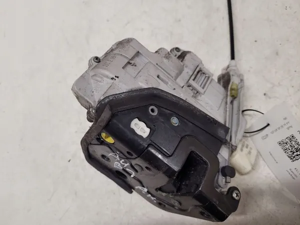 Vänster framdörrslås AUDI A6 AVANT 2.0L image 4