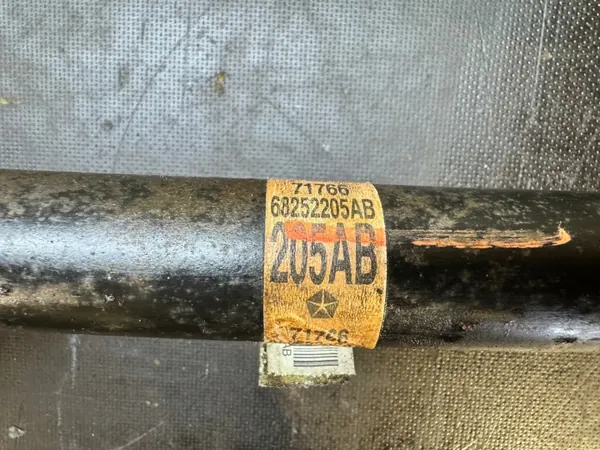 Barra estabilizadora delantera Jeep OE 68252205AB - Usado image 3