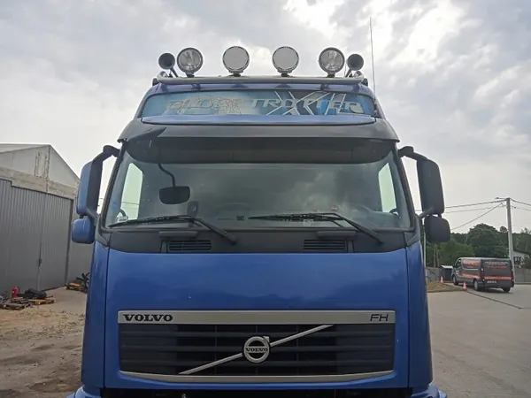 Volvo FH13 Elevador Cabina OEM 85103677 - Usado image 2