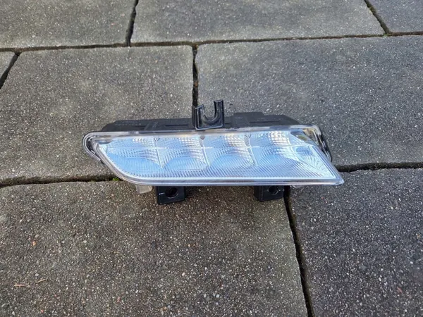 Luz LED DRL direita RENAULT CLIO IV 266003864R image 1