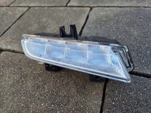 Luz LED DRL direita RENAULT CLIO IV 266003864R image 2