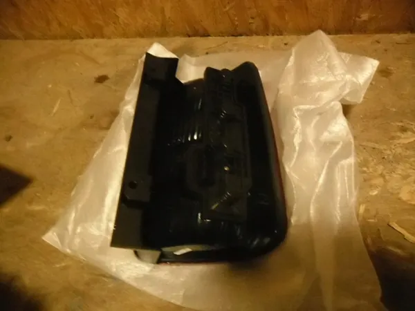 Lámpara trasera izquierda Volkswagen Caddy 2K0945095L image 2