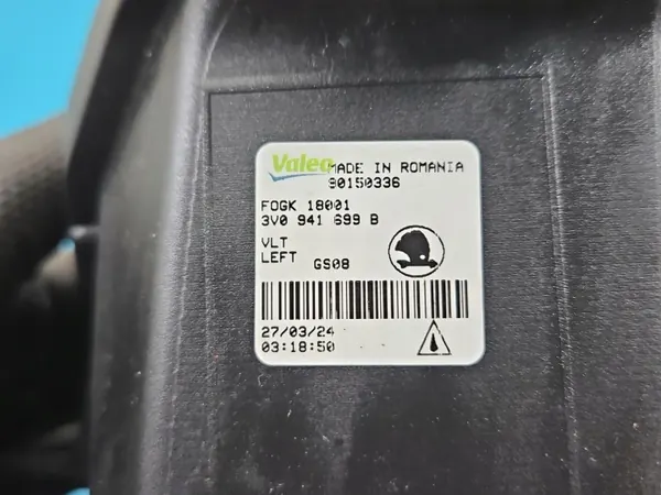 Farol Halogéneo Esquerdo Skoda Superb III OEM 3V0941699B image 10