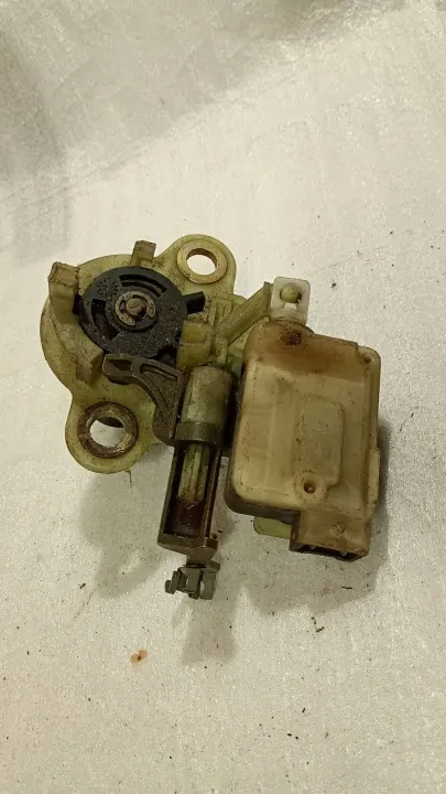 Renault Laguna II bagageluckelås OEM 7701367602 image 3
