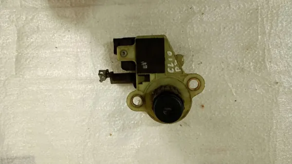Renault Laguna II bagageluckelås OEM 7701367602 image 6