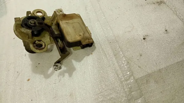 Renault Laguna II bagageluckelås OEM 7701367602 image 8