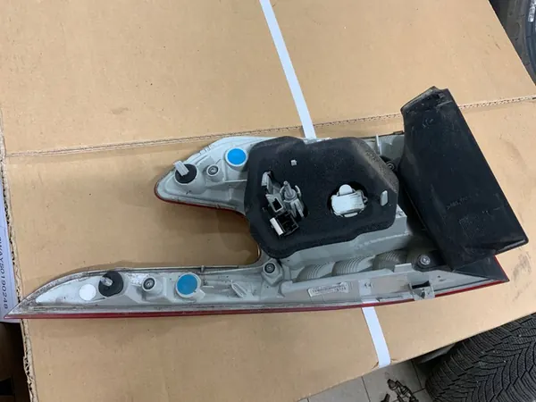 Luz trasera derecha Peugeot 308 II Kombi image 5