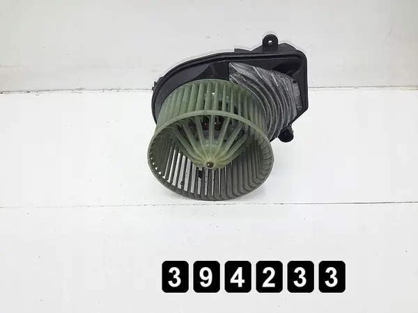 VW Passat Lämmittimen puhaltimen moottori 740221233f image 2