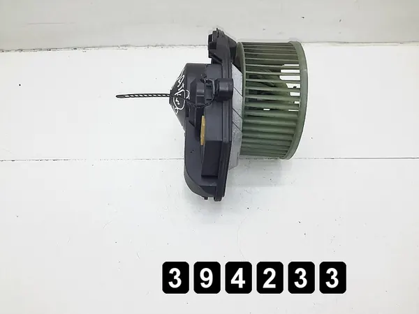 VW Passat Lämmittimen puhaltimen moottori 740221233f image 4