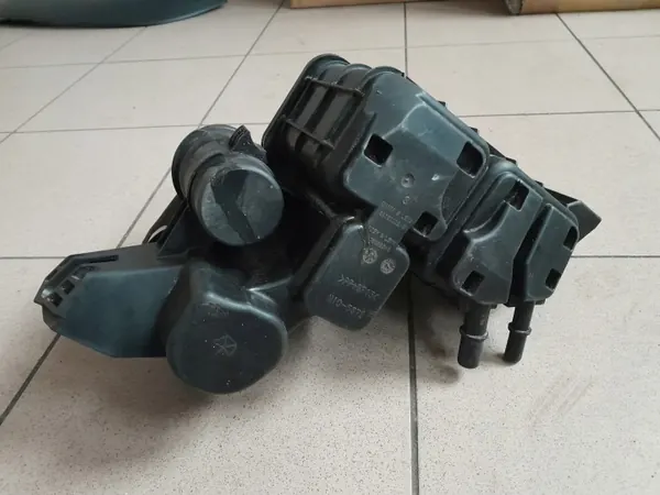 Jeep Cherokee KL V 2014-18 2.4 Fuel Vapor Canister 68080835AD image 3