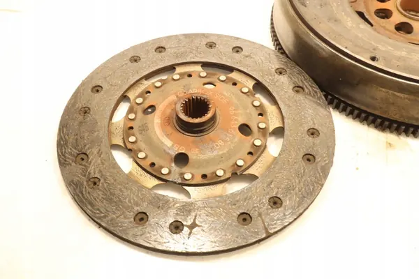 Kokonainen kaksimassavauhtipyörä Peugeot 508 I 2.0HDI image 3