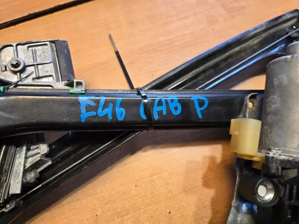 BMW 3 E46 Coupe Elevador de Vidro Direito Frontal 8204180 image 2