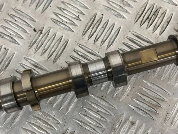 Árvore de cames Maserati Levante OEM 296887 - Usado image 8