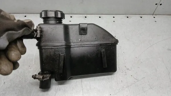 Volvo S80 Servolenkungsbehälter OE 30665496 image 2