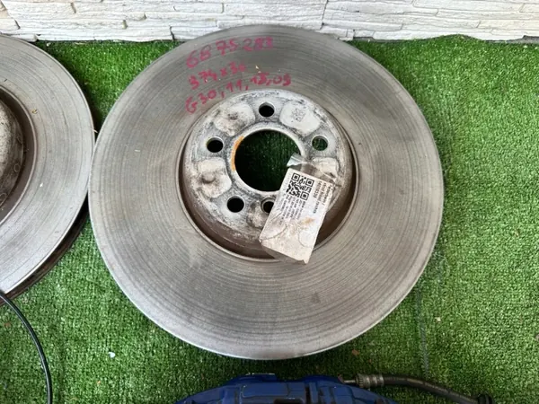 Satz Bremszangen, Scheiben & Beläge OEM 6860925 image 5
