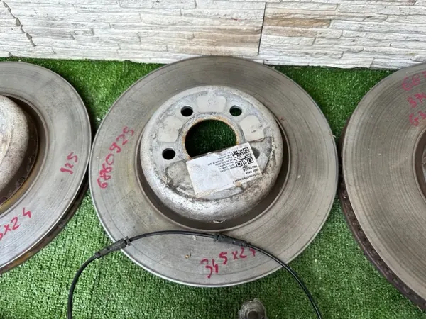 Satz Bremszangen, Scheiben & Beläge OEM 6860925 image 6