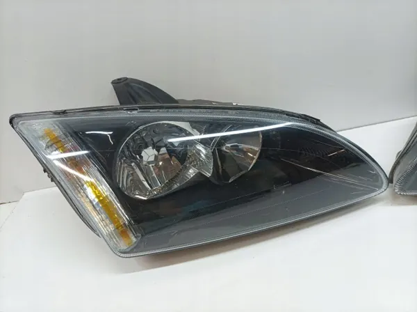 Ford Focus Mk2 Headlight Set 4M5113W029KE image 3