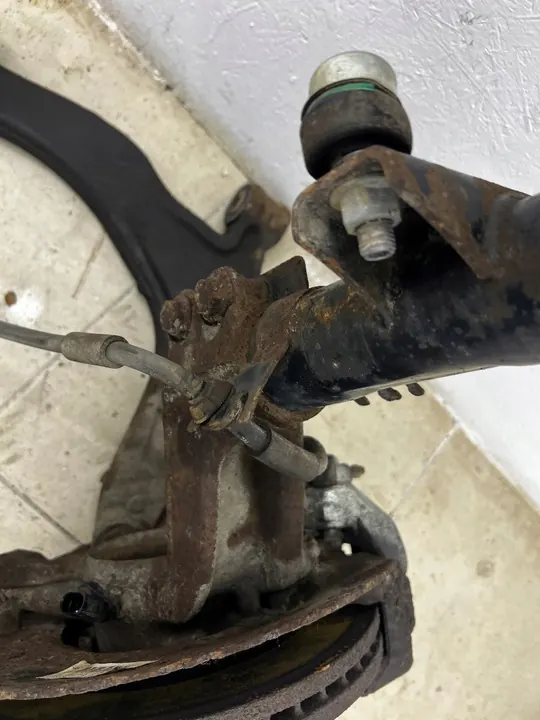 Snodo ammortizzatore anteriore destro VW Transporter T5 image 6