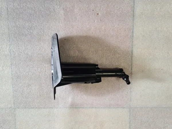 Buse de lave-phare droit Skoda OE 5E3955966F image 2